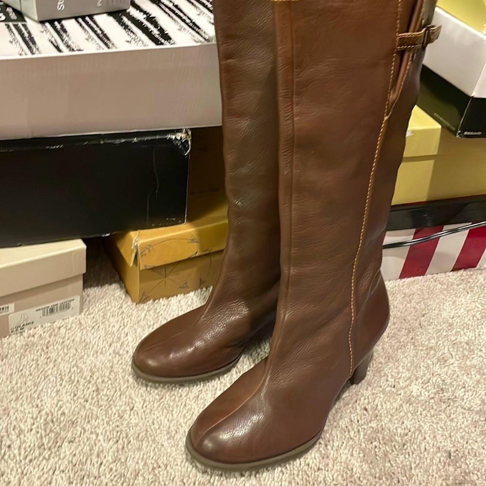 Size 9 brown nurture lucia boots . In great condition